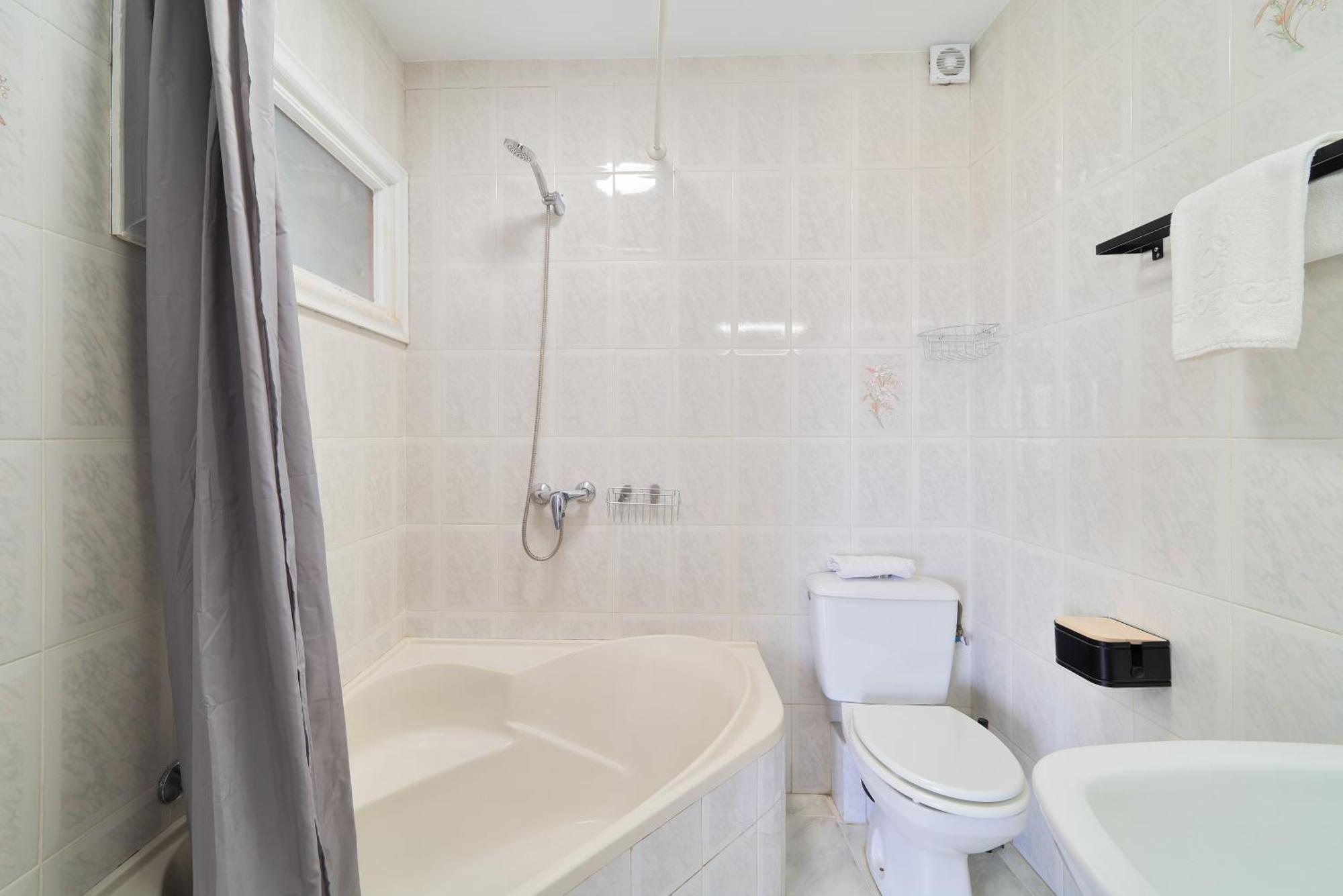 Weforyou Melisa House Near To The Beach เบนัลมาเดนา ภายนอก รูปภาพ
