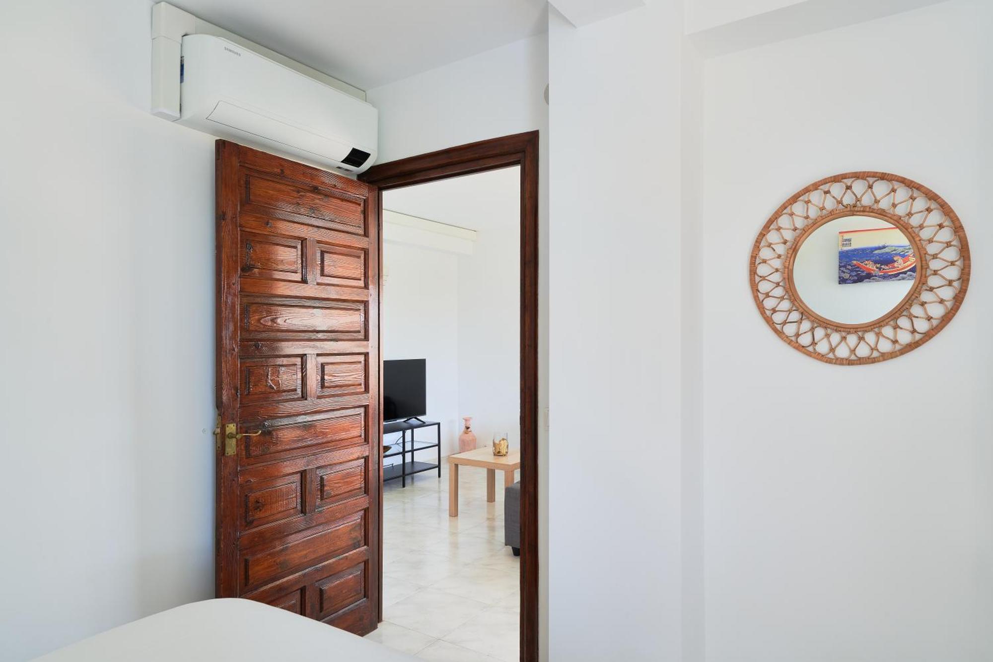 Weforyou Melisa House Near To The Beach เบนัลมาเดนา ภายนอก รูปภาพ